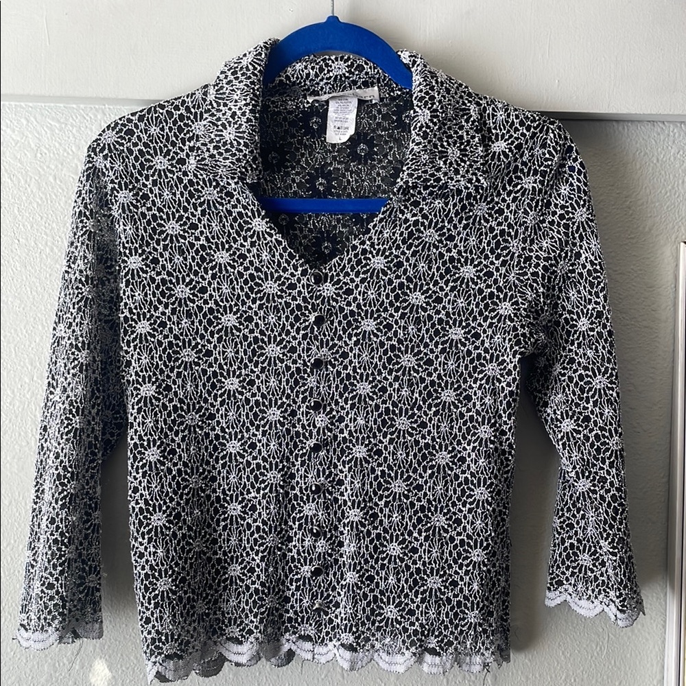 Vintage Dressbarn Black and White floral lace 3/4 sleeve button blouse